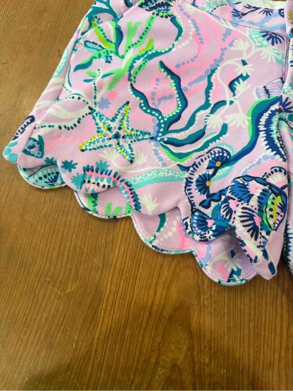 Lilly Pulitzer Scalloped Women's Shorts - Picture 5 of 7